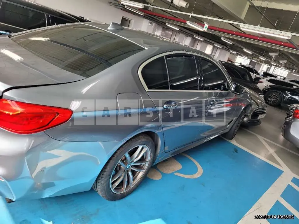Photo 2 of 17: 2018 BMW 530i xDrive, VIN WBAJD910XJWC11894 — Korean insurance auction
