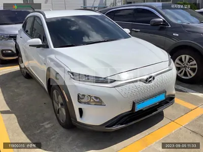 Photo 1 of 8: 2018 Hyundai Kona Electric, VIN KMHK281GFKU018118 — Korean insurance auction