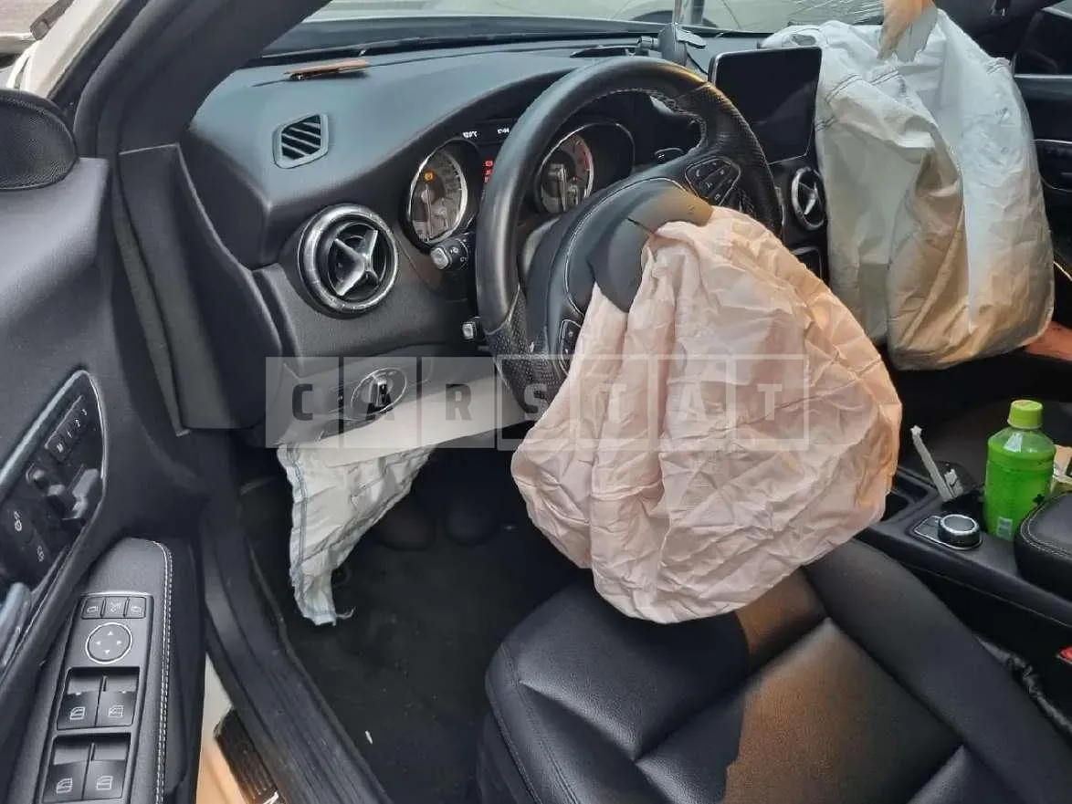 Photo 2 of 33: 2015 Mercedes-Benz CLA200 CDI — Korean insurance auction