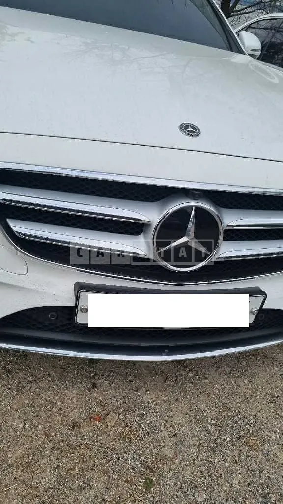 Photo 2 of 47: 2020 Mercedes-Benz E300 4Matic, VIN WDDZF4KBXLA716419 — Korean insurance auction
