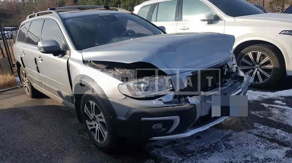 Photo 2 of 60: 2015 Volvo XC70D4, VIN YV1BZ73BDF1215790 — Korean insurance auction