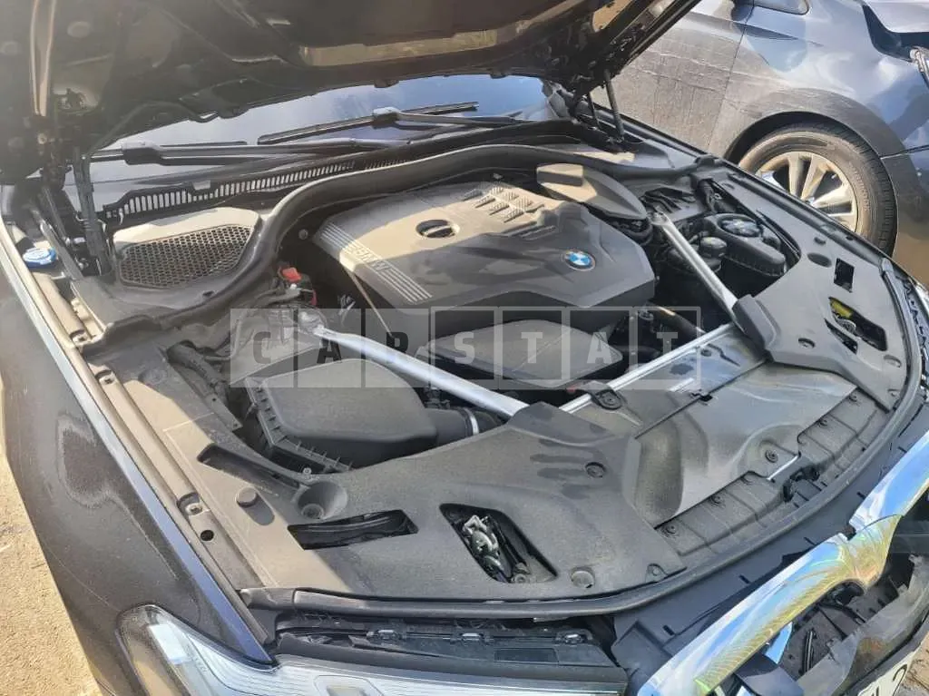 Photo 2 of 49: 2022 BMW 520i, VIN WBA11BH05NWX83965 — Korean insurance auction