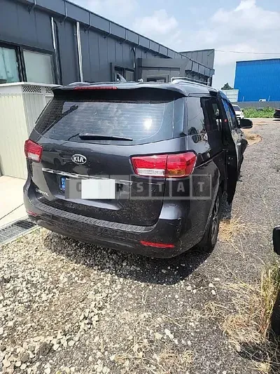Photo 1 of 11: 2018 Kia Carnivals — Korean insurance auction