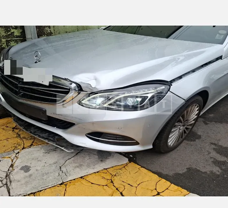 Photo 2 of 6: 2015 Mercedes-Benz E300 — Korean insurance auction