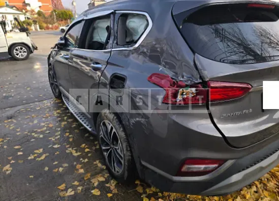 Photo 2 of 8: 2019 Hyundai Santa Fe — Korean insurance auction