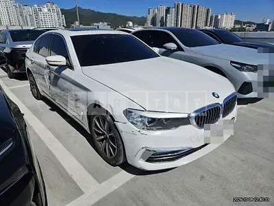 Photo 1 of 16: 2018 BMW 520i — Korean insurance auction