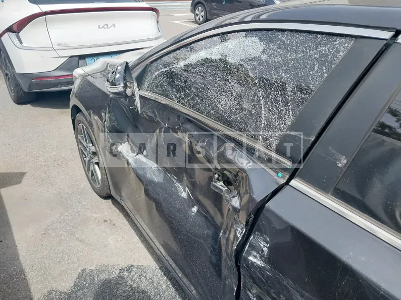 Photo 2 of 8: 2019 Kia K3 1.6 — Korean insurance auction