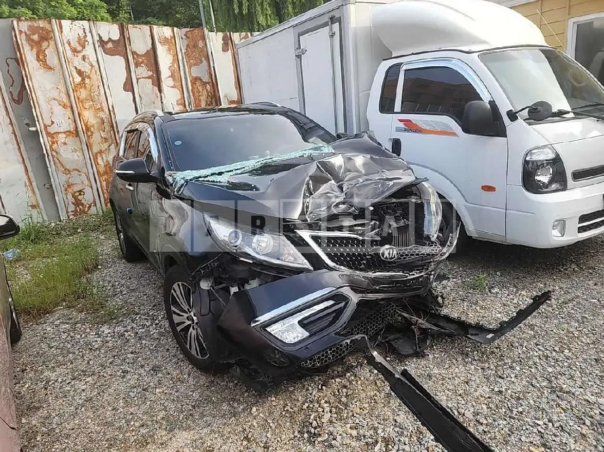 Photo 2 of 10: 2015 Kia Sportage R — Korean insurance auction