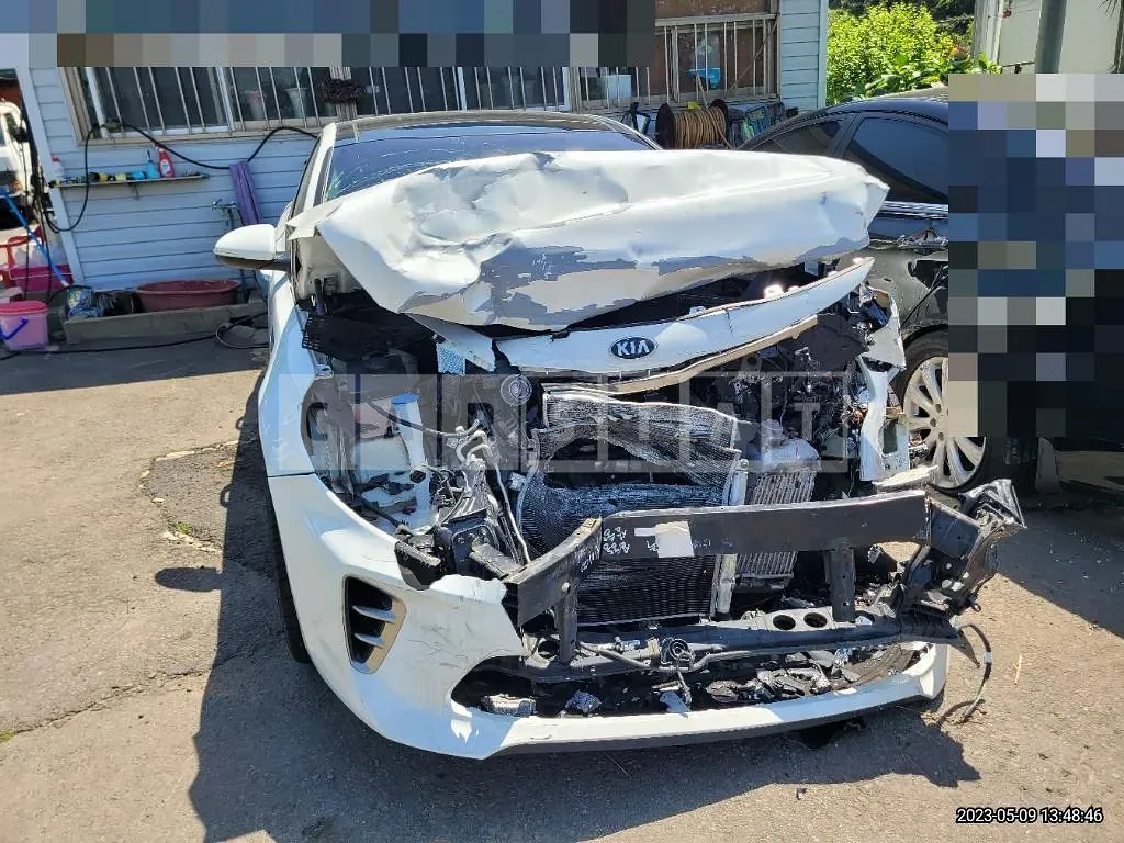 Photo 2 of 8: 2015 Kia K5 1.6, VIN KNAGX417GGA023817 — Korean insurance auction
