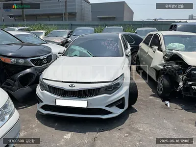 Photo 1 of 34: 2019 Kia K5, VIN KNAGU411BKA323671 — Korean insurance auction