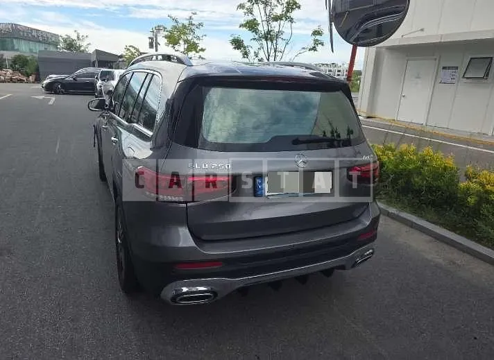 Photo 2 of 24: 2023 Mercedes-Benz GLB250 4Matic — Korean insurance auction