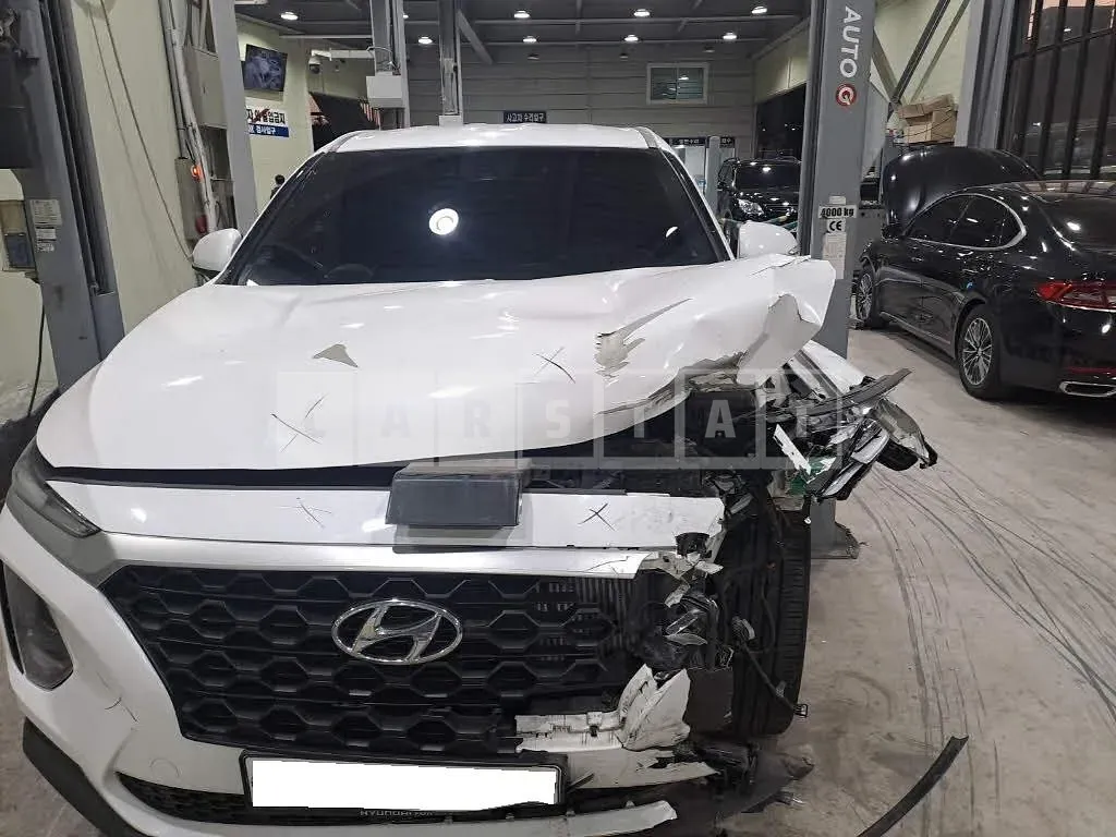 Photo 2 of 42: 2018 Hyundai Santa Fe, VIN KMHS281ABKU063875 — Korean insurance auction