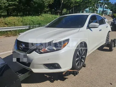 Photo 1 of 13: 2018 Nissan Altima 2.5 — Korean insurance auction