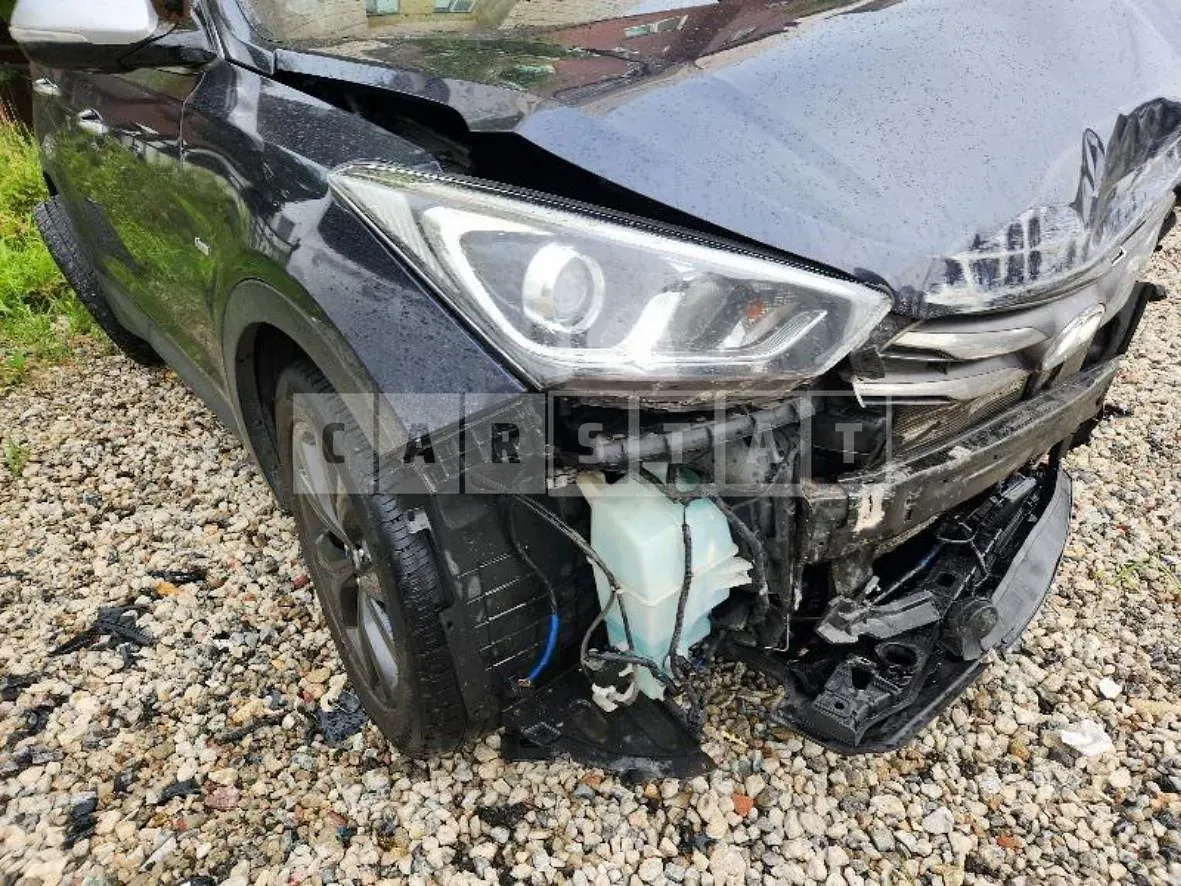 Photo 2 of 35: 2016 Hyundai Santa Fe DM, VIN KMHSW81UBHU705321 — Korean insurance auction