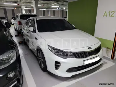 Photo 1 of 12: 2018 Kia K5, VIN KNAGS411BJA217607 — Korean insurance auction