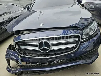 Photo 1 of 50: 2018 Mercedes-Benz E220d 4Matic — Korean insurance auction