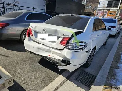 Photo 1 of 21: 2016 Mercedes-Benz E300 4Matic — Korean insurance auction