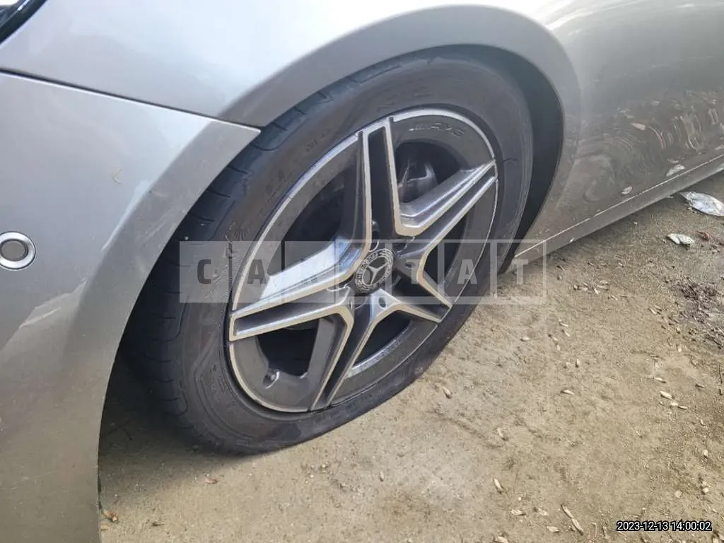 Photo 2 of 15: 2023 Mercedes-Benz E250, VIN W1KZF4FB4PB102928 — Korean insurance auction