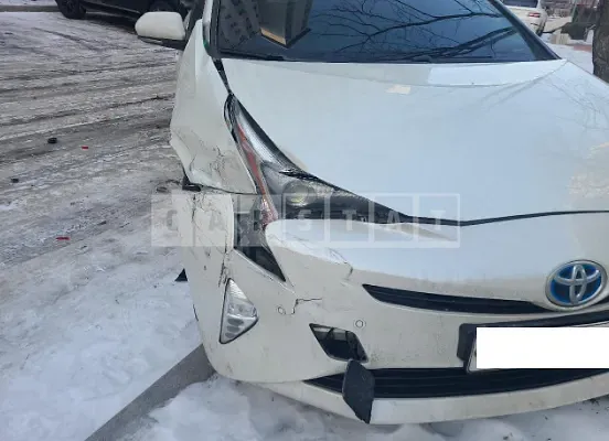 Photo 2 of 18: 2017 Toyota Prius, VIN JTDKBRFU1H3580077 — Korean insurance auction