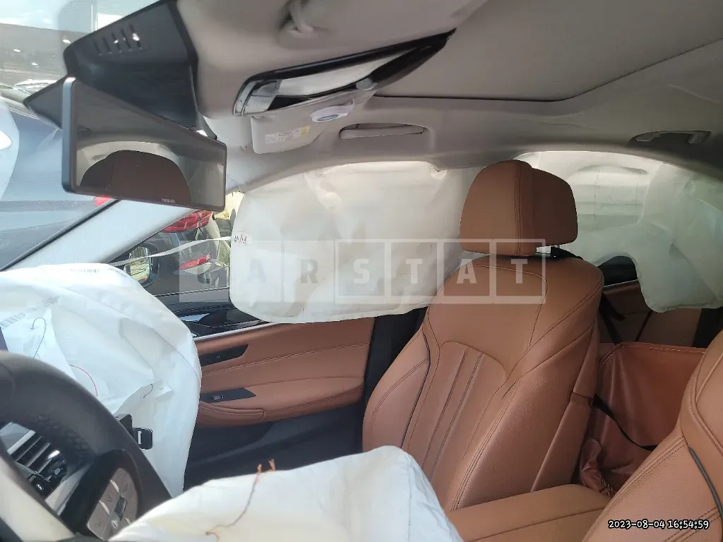 Photo 2 of 5: 2021 BMW 520i — Korean insurance auction