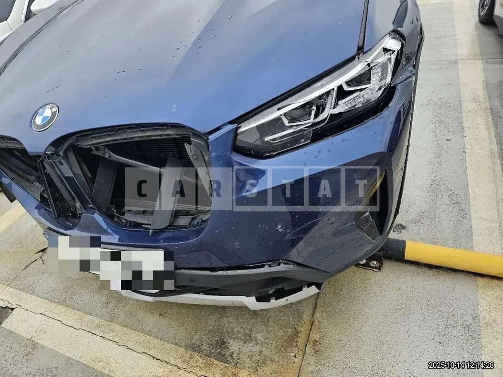 Photo 2 of 41: 2022 BMW X4 xDrive20i — Korean insurance auction