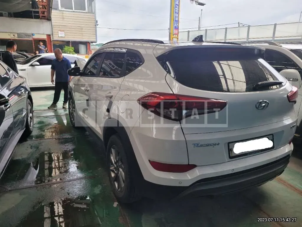 Photo 2 of 8: 2016 Hyundai Tucson, VIN KMHJ381ABGU049340 — Korean insurance auction