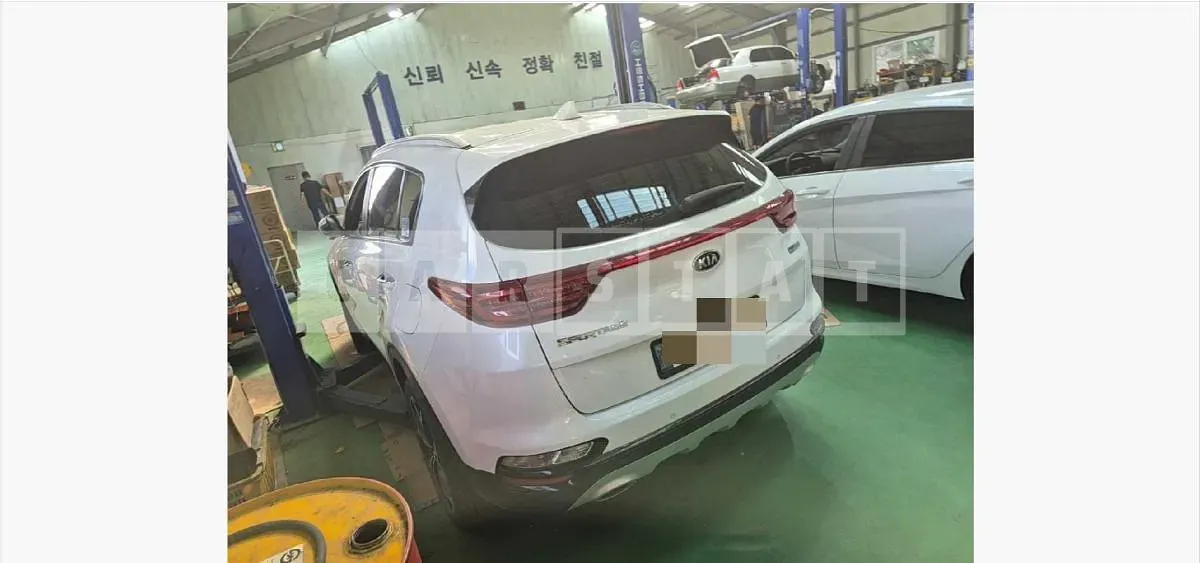 Photo 2 of 14: 2020 Kia Sportage — Korean insurance auction
