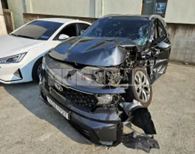 Photo 1 of 50: 2021 Kia Sorento, VIN KNARL81BGMA078047 — Korean insurance auction