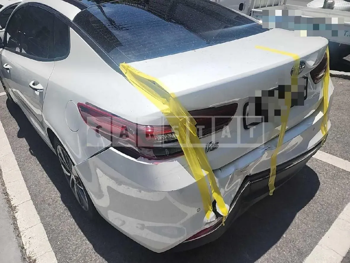 Photo 2 of 13: 2015 Kia K5 — Korean insurance auction