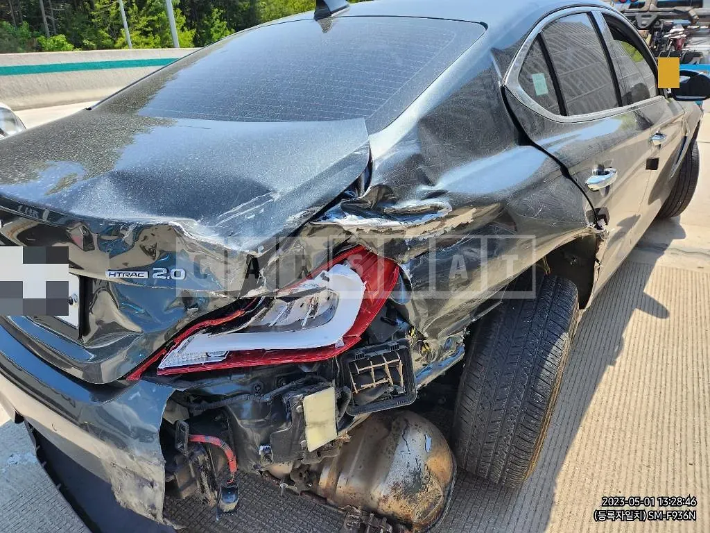 Photo 2 of 18: 2019 Genesis G70 2.0T — Korean insurance auction