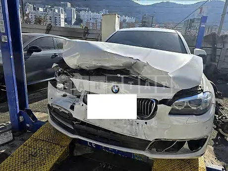 Photo 2 of 10: 2015 BMW 520d — Korean insurance auction