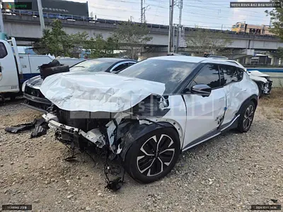 Photo 1 of 19: 2022 Kia EV6, VIN KNAC281AFPA600611 — Korean insurance auction