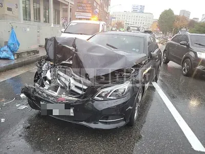 Photo 1 of 15: 2015 Mercedes-Benz E200 — Korean insurance auction
