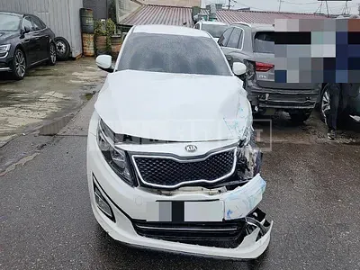 Photo 1 of 16: 2015 Kia K5 2.0, VIN KNAGL419BFA577594 — Korean insurance auction