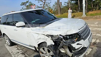 Photo 1 of 6: 2016 Land Rover Range Rover 4.4d, VIN SALGA2JF1GA269583 — Korean insurance auction