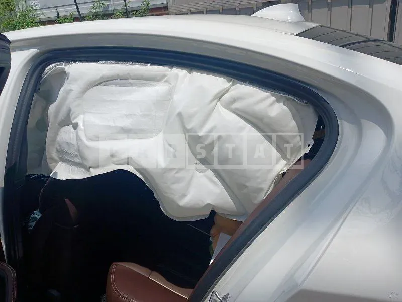 Photo 2 of 25: 2023 BMW 530i xDrive — Korean insurance auction