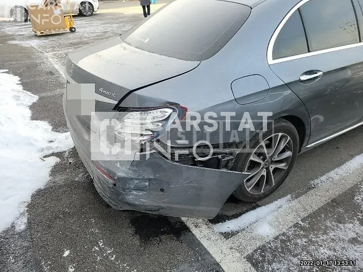 Photo 2 of 25: 2018 Mercedes-Benz E300 4Matic — Korean insurance auction