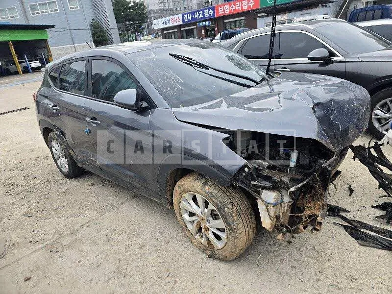 Photo 2 of 23: 2019 Hyundai Tucson, VIN KMHJ281ABKU100118 — Korean insurance auction