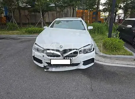 Photo 2 of 16: 2019 BMW 520d — Korean insurance auction