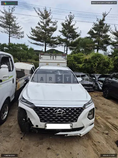 Photo 1 of 21: 2019 Hyundai Santa Fe, VIN KMHS581ABLU238908 — Korean insurance auction