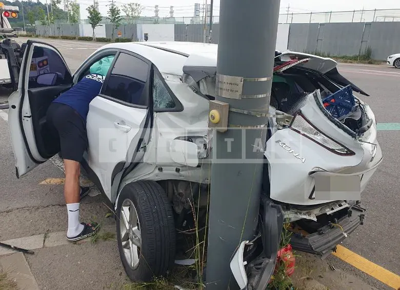 Photo 2 of 12: 2018 Hyundai Kona 1.6 — Korean insurance auction