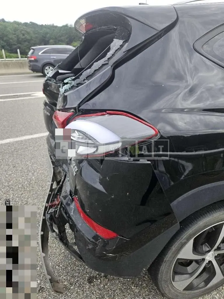 Photo 2 of 6: 2017 Hyundai Tucson TL — Korean insurance auction