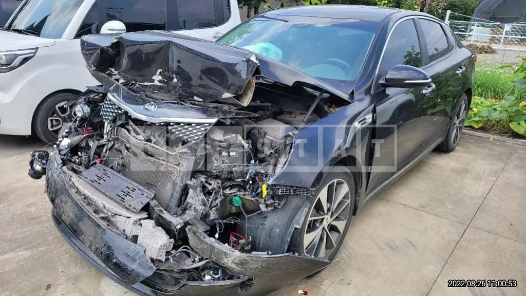 Photo 2 of 14: 2016 Kia K5, VIN KNAGW411BGA006640 — Korean insurance auction