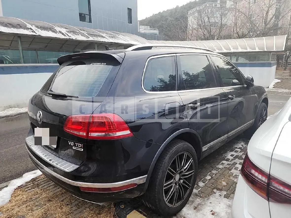 Photo 2 of 45: 2015 Volkswagen Touareg V6 3.0 TDI BMT, VIN WVGZZZ7PZGD003117 — Korean insurance auction