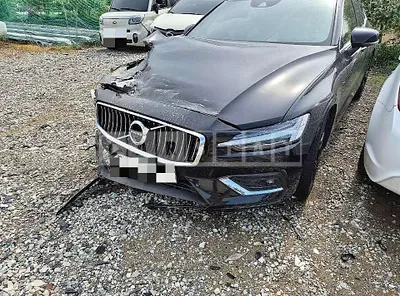 Photo 1 of 25: 2020 Volvo S60T5 — Korean insurance auction
