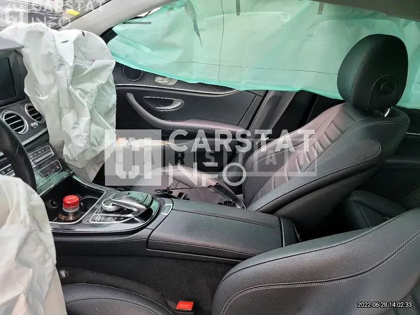 Photo 2 of 18: 2017 Mercedes-Benz E200 — Korean insurance auction