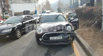 Photo 1 of 38: 2018 MINI Cooper Clubman, VIN WMWLN5108J2H74464 — Korean insurance auction