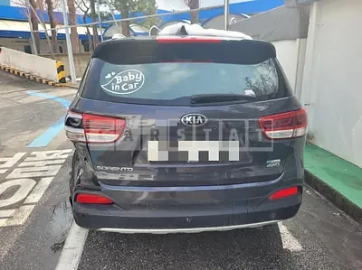Photo 1 of 6: 2017 Kia Sorento 2.0 (4WD), VIN KNAPK81ADHA346447 — Korean insurance auction