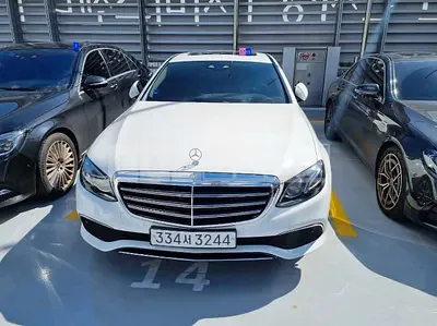 Photo 1 of 21: 2017 Mercedes-Benz E220d, VIN WDDZF0EB6HA094381 — Korean insurance auction