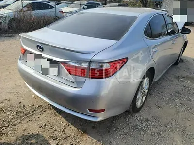 Photo 1 of 6: 2015 Lexus ES300h — Korean insurance auction